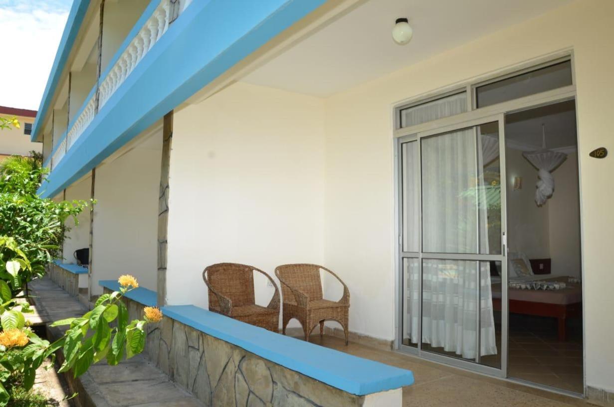 Asins Holiday Inn Hotel Ukunda Exterior photo